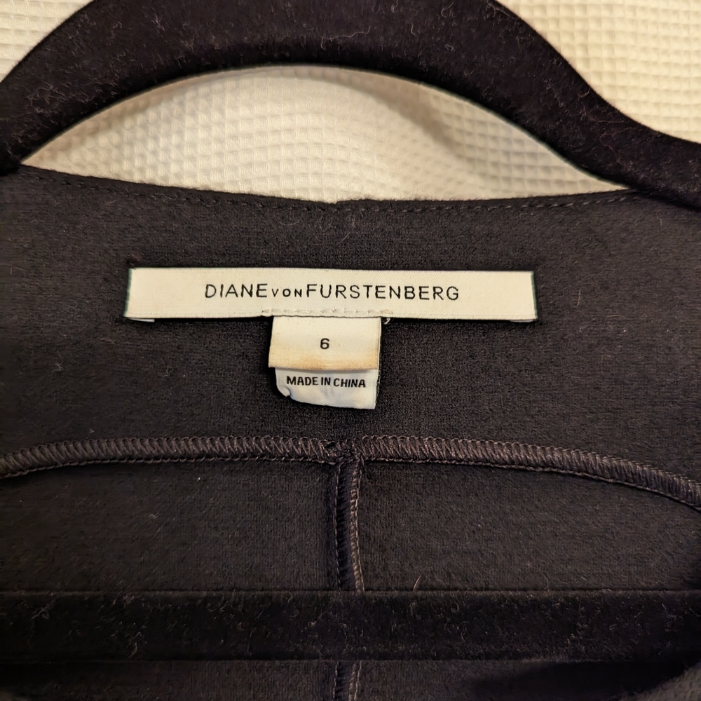 DVF - Picture 4 of 5